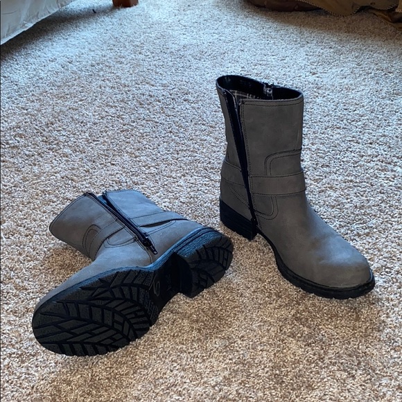 boc gray boots